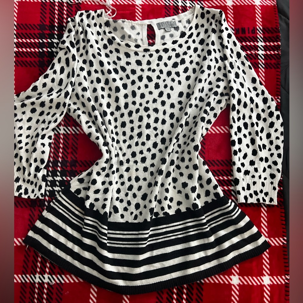 Used black and white top